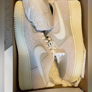 NWT Nike Air Force 1 Low Cream Suede